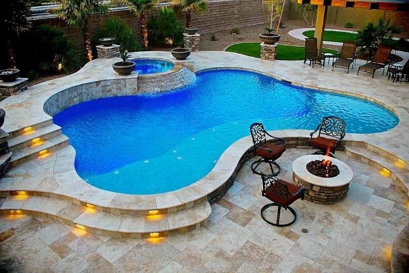 What Should You Consider When Hiring a Pool Company in Toronto?